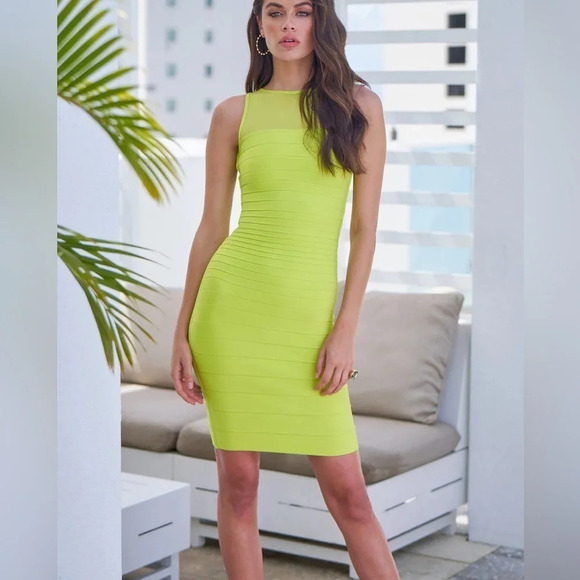 Dress the Population Dresses & Skirts - Dress The Population Aitana Dress Yellow Chartreuse
Mesh Mini Bodycon Bandage M